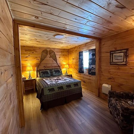 Rowe'S Adirondack Cabins Of Schroon Lake Ngoại thất bức ảnh