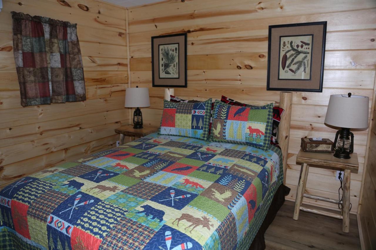 Rowe'S Adirondack Cabins Of Schroon Lake Ngoại thất bức ảnh